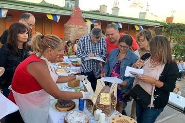 Animado concurso de repostería en el Caserío de Gando (Foto TA)